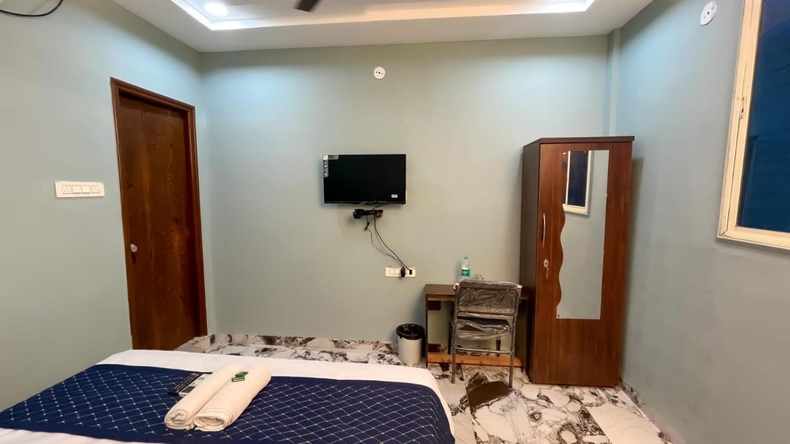 Hotel Abhinandan Индор Екстериор снимка